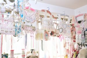 縷縷夢兎 / rurumu: ってどんなブランド？｜ニットで作る少女のはらわた｜るるむう